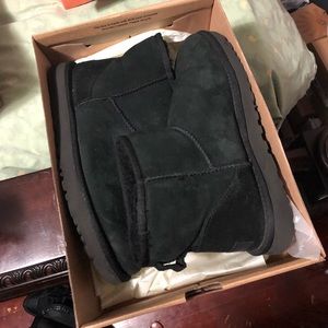 Women’s Uggs classic mini 2